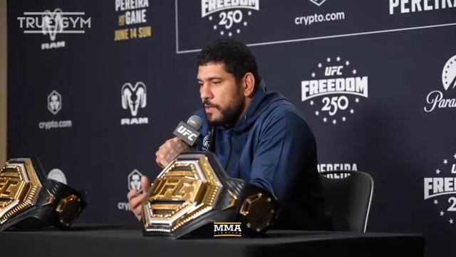 480p_Пресс_конференция_UFC_Топурия_Гейджи_перед_турниром_в_Белом_доме смотреть онлайн