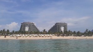 Пляж отеля Amiana Resort Cam Ranh 5. Отель расположен недалеко от аэропорта Камрань.