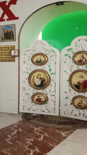 Божественная служба в храме Святой Троицы