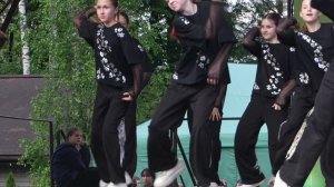 Выступление в центральном парке Ногинска, 01.06.26 крупный план