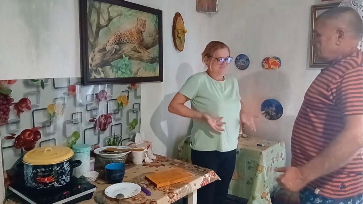 Стринги ЗАСТРЯЛИ, Юбка ПОДНЯЛАСЬ. Много ЗЛА ЧЕМ Добра. смотреть онлайн