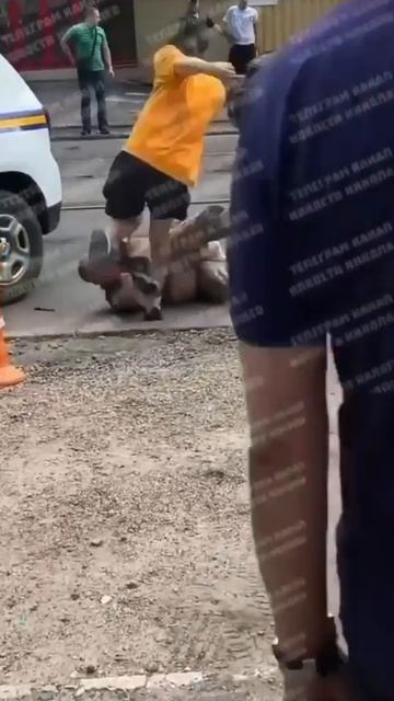 В Николаеве сын пойманного мужика отметелил трех 🐽 🐽🐽 из ТЦК