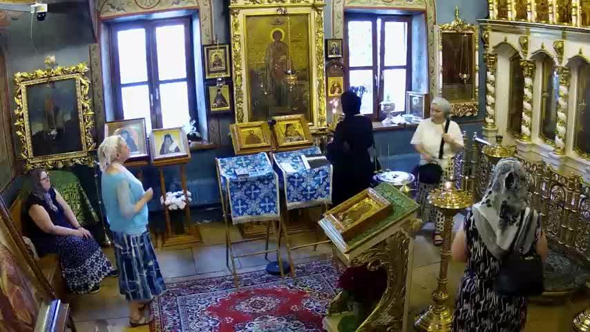 Молебен с акафистом Свт. Луке смотреть онлайн