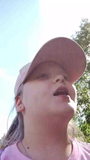 Две блогерши гуляют я иЕва