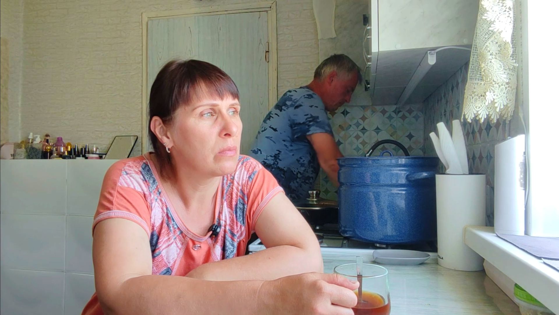 НОЧЬЮ МУЖ В ОКНО ВЫЛАЗИЛ, СОБАКА В БЕШЕНСТВЕ БЫЛА! смотреть онлайн