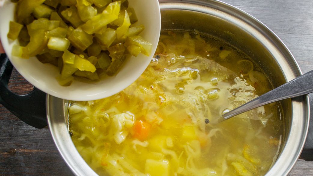 Рассольник овощной с рассолом.