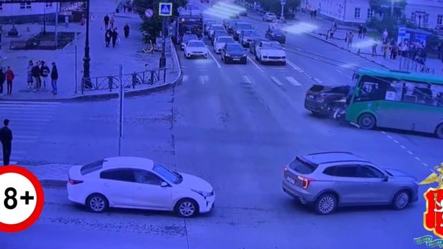 ДТП с автобусом в Екатеринбурге, в котором погибли четверо пешеходов смотреть онлайн