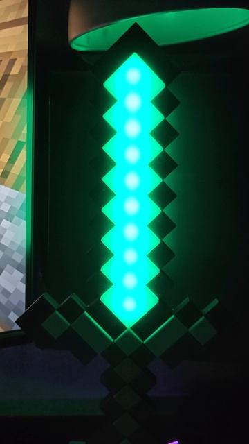 ИЗУМРУДНЫЙ МЕЧ Артикул на ВБ: 706533945 #minecraft #minecraftshorts #майнкрафт #ночник #майн