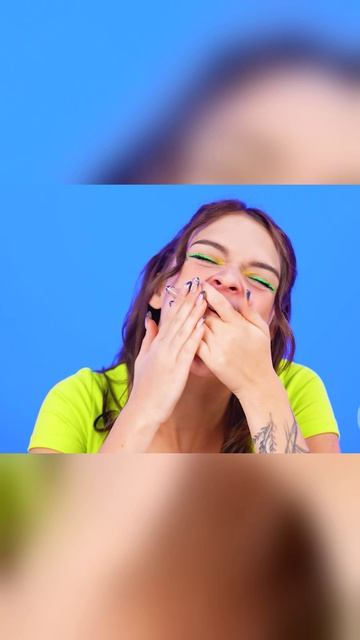 Неожиданная реакция на яркий сюрприз ждет! #весело #вау