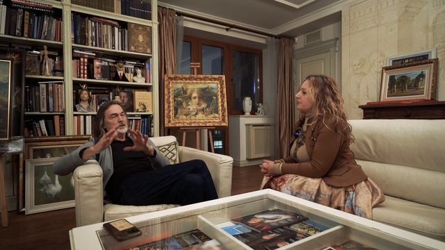 Интервью издателя журналов "Академия моды" Ирины Чувараян с художником Никасом Сафроновым