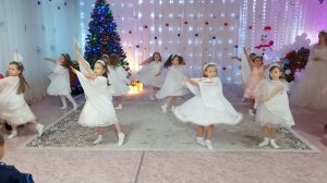 Танец снежинок / новогодний утренник 2024 / детский сад «Жулдыз» (29.12.2023)