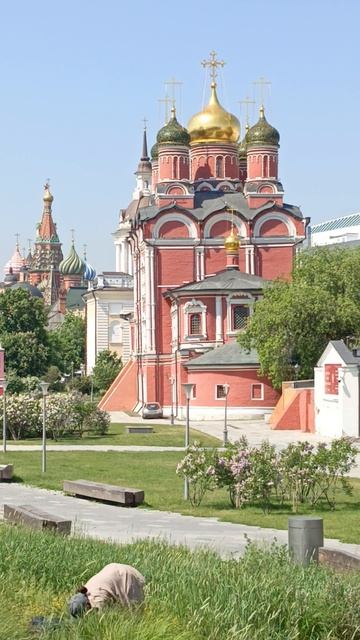У парка смотреть онлайн
