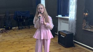 Тиунова Виктория 10 лет  «Вернись, моя мечта!» Вокальный ансамбль «ГАРМОНИЯ»