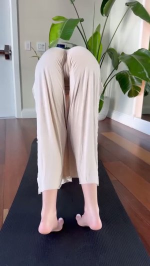 Free Style Yoga Leg Stretching @ Home Yoga