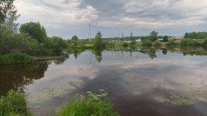 Прекрасное утро на рыбалке на таежной речке