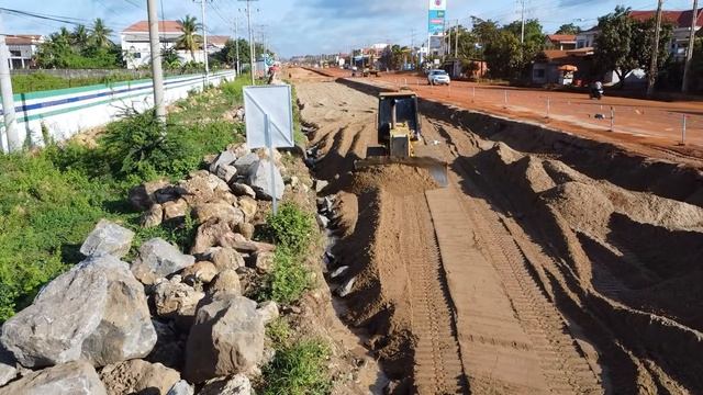 Extreme Dozer Operation on the Edge of a Cliff,Life on the Edge,The Reality of Living Near a Cliff. смотреть онлайн