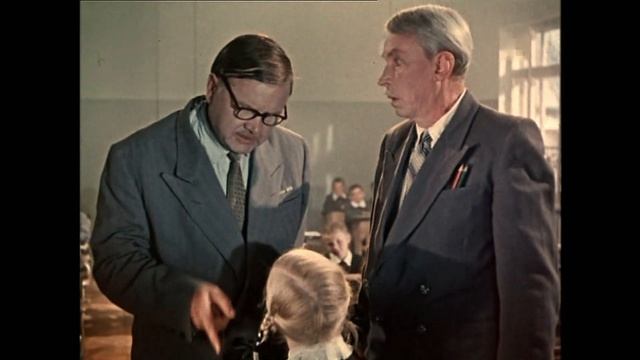 Оставить без обеда, и вызвать родителей! Фрагменты из фильма "Алёнка". 1961 г.
