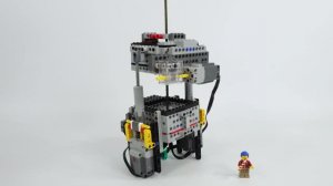 КТО ДОБЕРЕТСЯ ДО ВЕРШИНЫ 🧗 Тестируем 4 безумных робота LEGO, умеющих лазить по канату!