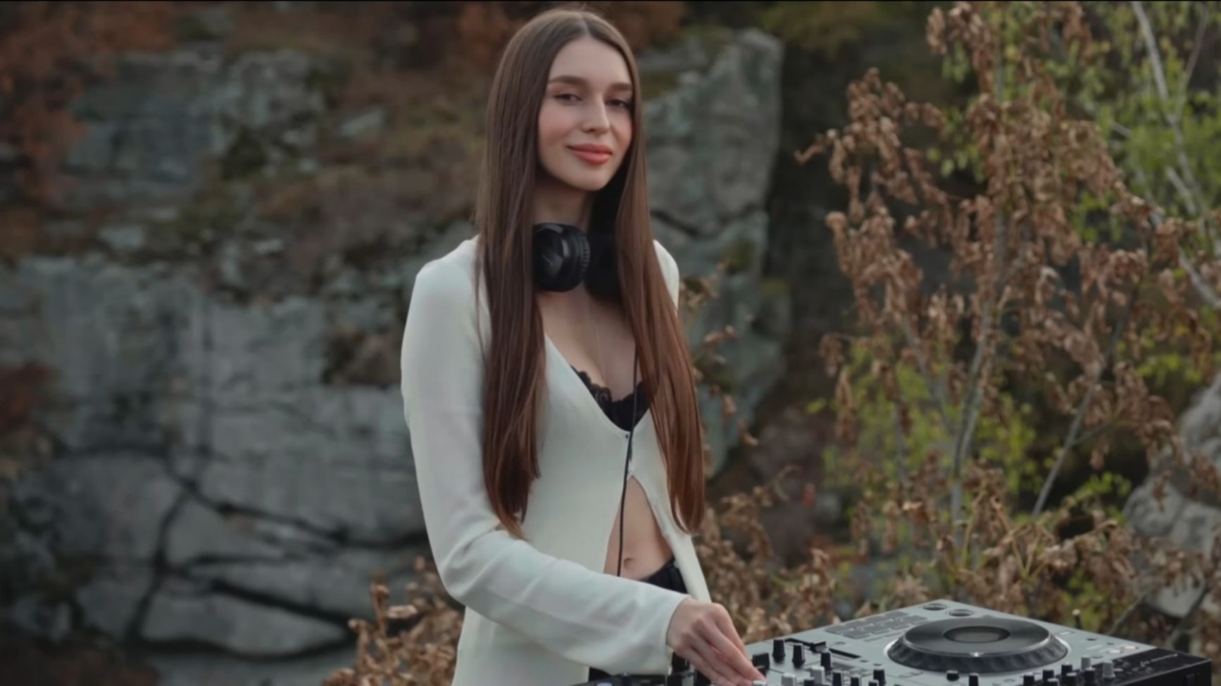 Avilee - @ Canyon, Ukraine Indie Dance & Melodic Techno DJ Mix смотреть онлайн