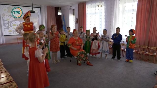Ярко, весело, патриотично: в 21-ом детском саду отметили День России смотреть онлайн