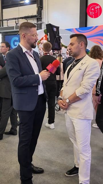 🎤 Рекламная индустрия на ПМЭФ 2026. Александр Сироватский, Media Instinct Group смотреть онлайн