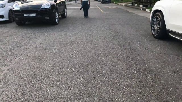Первый день отдыха продолжается. Мы еще не отдыхали. Примерки, покупки.