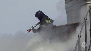 Пожарным удалось спасти несколько фрагментов полотна из музея-панорамы Севастополя.