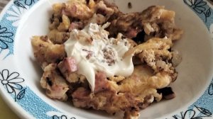 Мукбанг яичница с жареной колбасой и луком