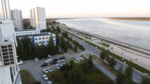 Нижневартовск: вид из квартиры на реку Обь и луну.