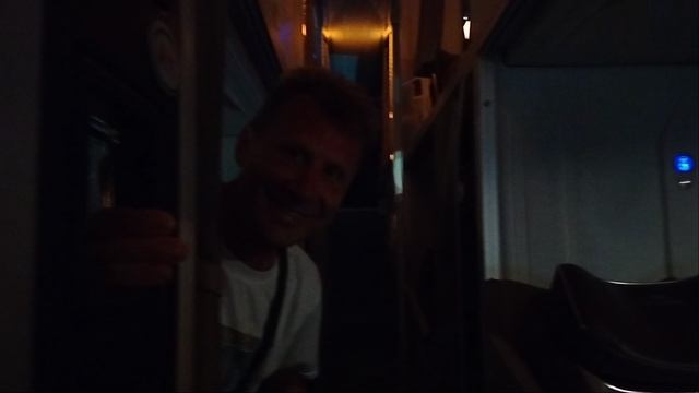 Вот так прекрасно едем в Ханой!