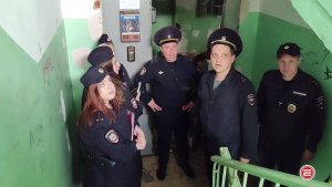 Рейд. Полиция Ревды проверила жителей самого криминогенного общежития города