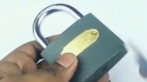 Дешёвые навесные замки легко взламываются