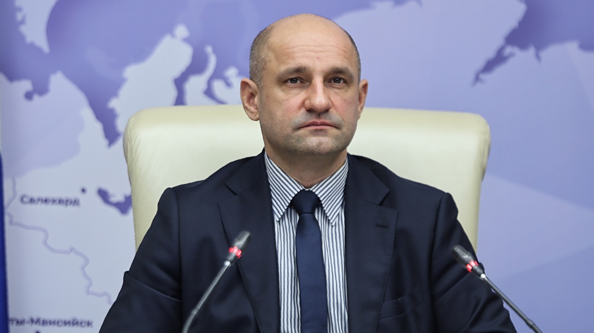 Поздравление полномочного представителя Президента России в УрФО Артёма Жоги с Днем России