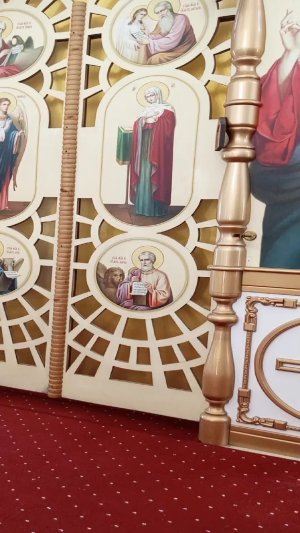 Божественная служба в храме Святой Троицы