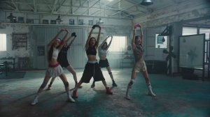 MEOVV - ‘Hit 'Em’ PERFORMANCE VIDEO