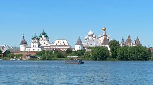 Ростов Великий. Прогулка на кораблике по озеру Неро и замечательный пес Джой, покоривший мое сердце