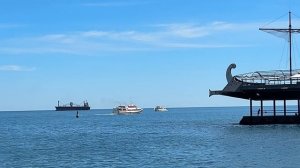 Ялта. Маяк. Черное Море. Теплоходы. Набережная им.В.И.Ленина. 02.06.2026. Крым. Crimea. Yalta.