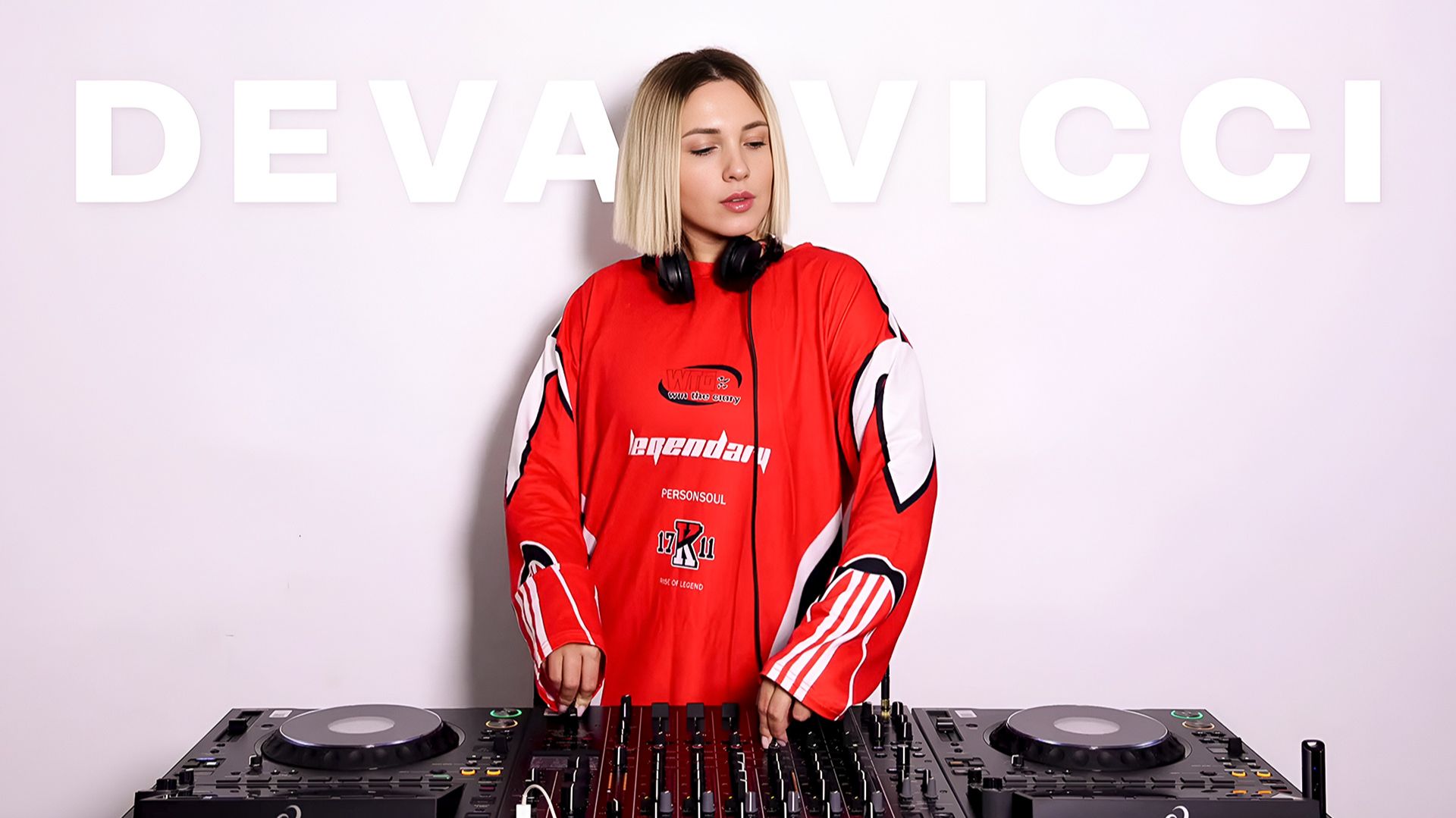 DEVA VICCI - Melodic Techno Live Dj Session 11