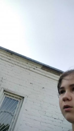 стоим сидим и пляшем ждём любашу