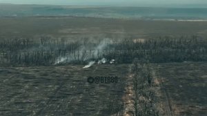🇷🇺🔥🇺🇦Оператор-наводчик БМП-2 крупным калибром буквально прошивает лесополку с боевиками ВСУ