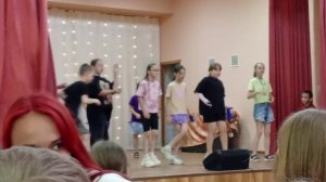 танец к песне Красками Разными Белыми Красными
