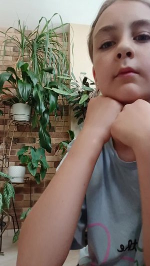 показываю лёгкие упражнения для зарядки