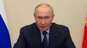 Президент обсудил с Совбезом РФ меры по обеспечению безопасности во время выборов в Госдуму.