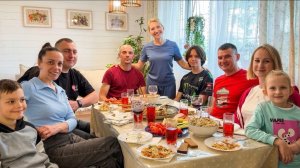 ГОСТИ НА УСАДЬБЕ, ДОЛГОЖДАННАЯ ВСТРЕЧА/ТРУД ДВУХ СЕМЕЙ НА 50 СОТКАХ,РАДОСТЬ В ОБЩЕНИИ И ТРУДЕ
