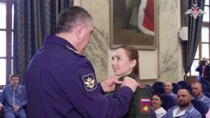 ЗМО Евкуров вручил награды в ГВКГ Бурденко