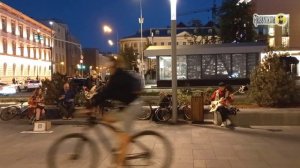 Группа «BlackЭskimo» добавляет немного ритма в атмосферу вечернего города