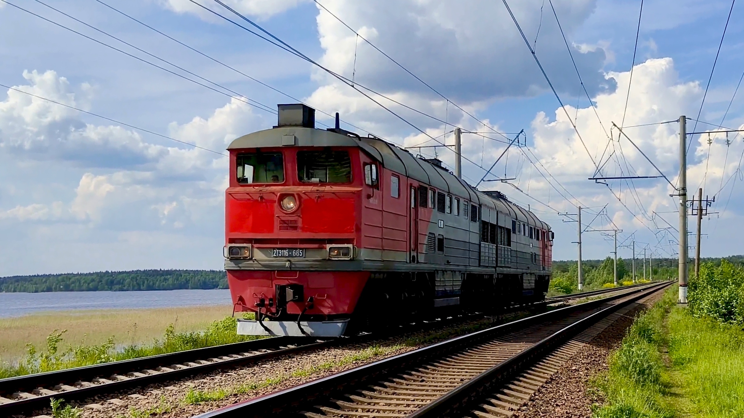 2ТЭ116-685 на перегоне Пери - Токсово