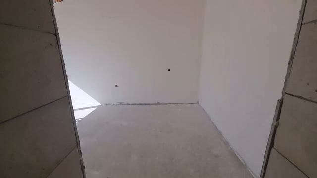 Дом 120 м² с панорамными окнами и 2-м светом на лесном участке.