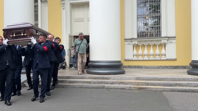 Гроб с телом Людмилы Чурсиной. смотреть онлайн