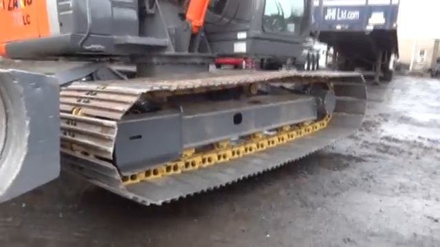 Гусеничный экскаватор Hitachi Zaxis 70LC смотреть онлайн